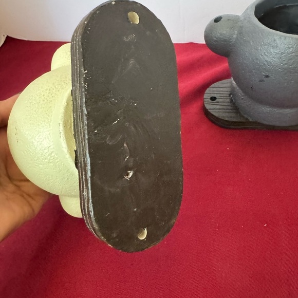 Unique/Whimiscal TWO Smilling Koala Flower Pot /Swing Resin Planters - Picture 8 of 14